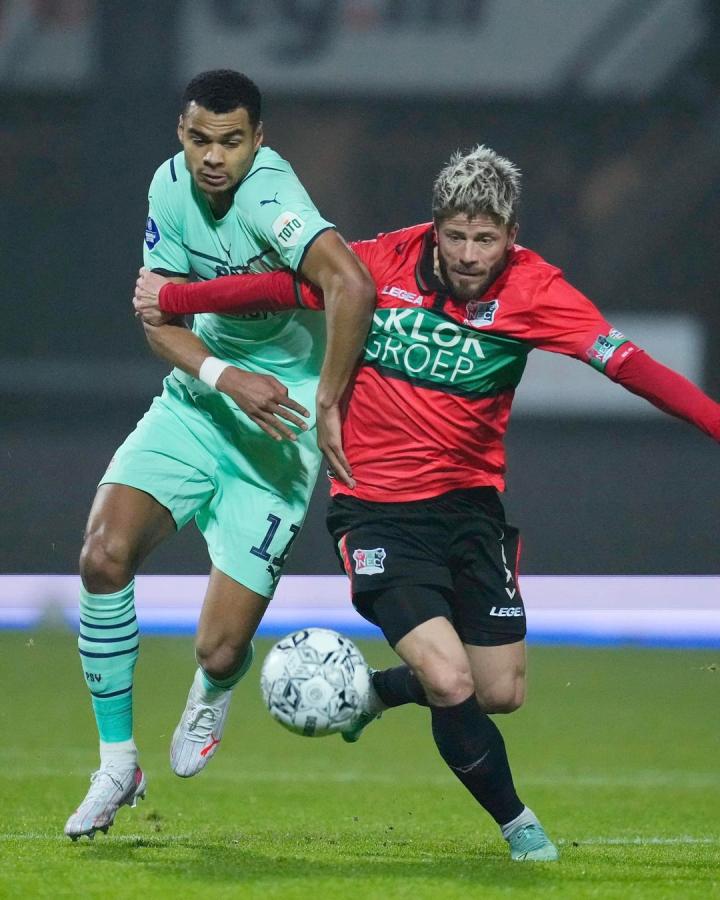 随着传统文 随着传统文